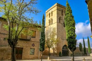 Torre abacial del siglo XIII en Laguardia en Rioja Alavesa