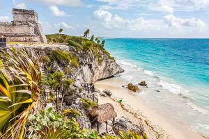 Ciudad maya de Tulum en Riviera Maya en México