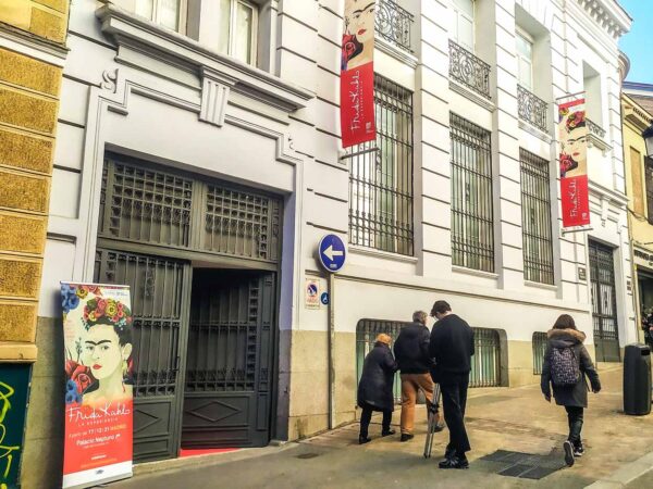 Exposición inmersiva de Frida Kahlo en palacio de Neptuno de Madrid