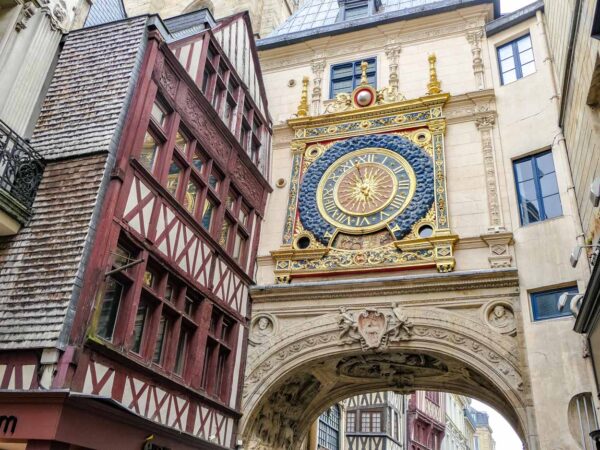 Gran Reloj astronómico de Rouen en Normandía Francia