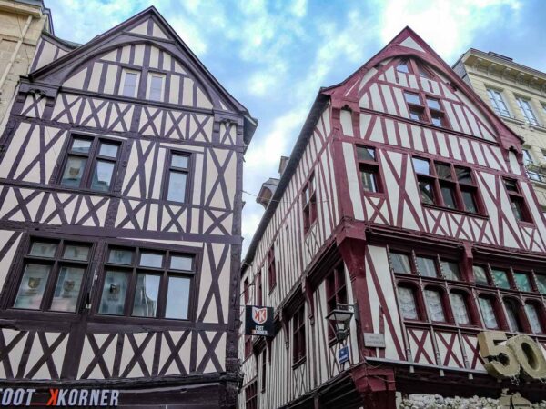 Casas entramadas en Rouen en Normandía Francia