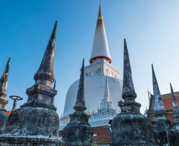 Templo budista Phra Mahathat en Nakhon Si Thammarat en Tailandia