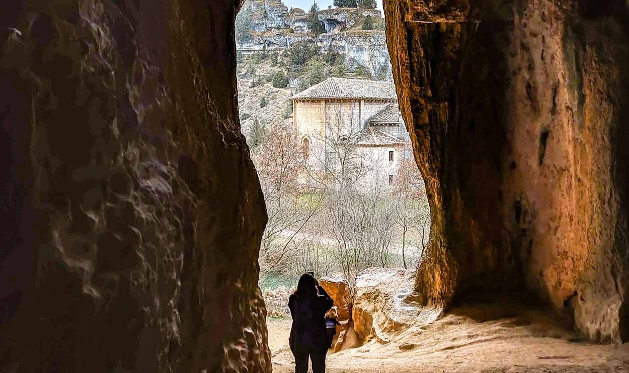 Cueva Grande en Cañón del Río Lobos en Soria