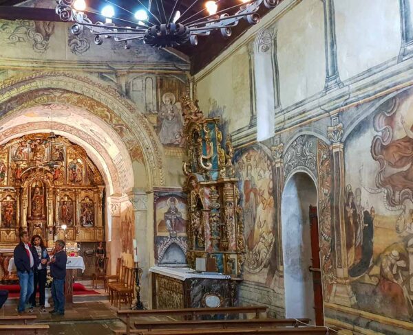 Pinturas en Iglesia Santa María de Nogueira en Lugo