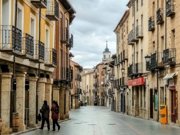 Calle Mayor en El Burgo de Osma en Soria