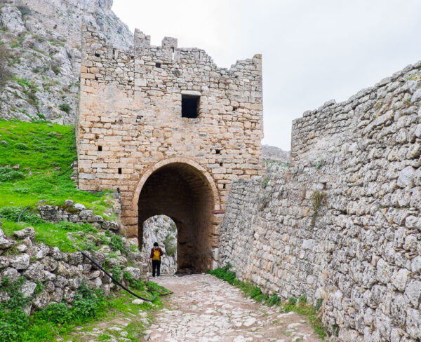 Fortaleza de Acrocorinto en Corinto en Grecia