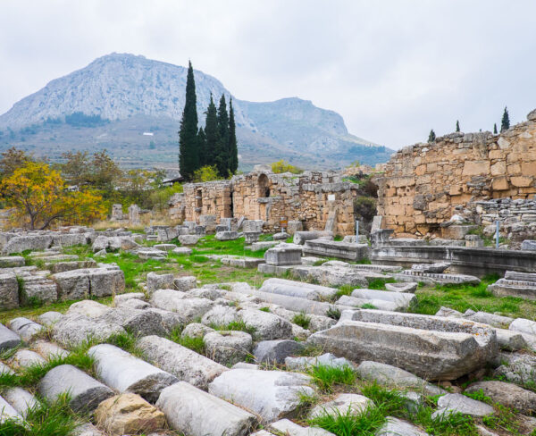 Antigua Corinto en Peloponeso en Grecia