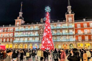 Luces de Navidad 2023 en la Plaza Mayor de Madrid