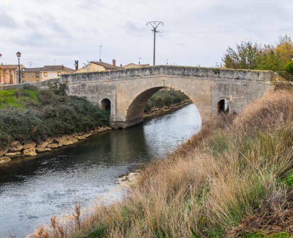 Puente sobre Canal de Castilla en Becerril de Campos