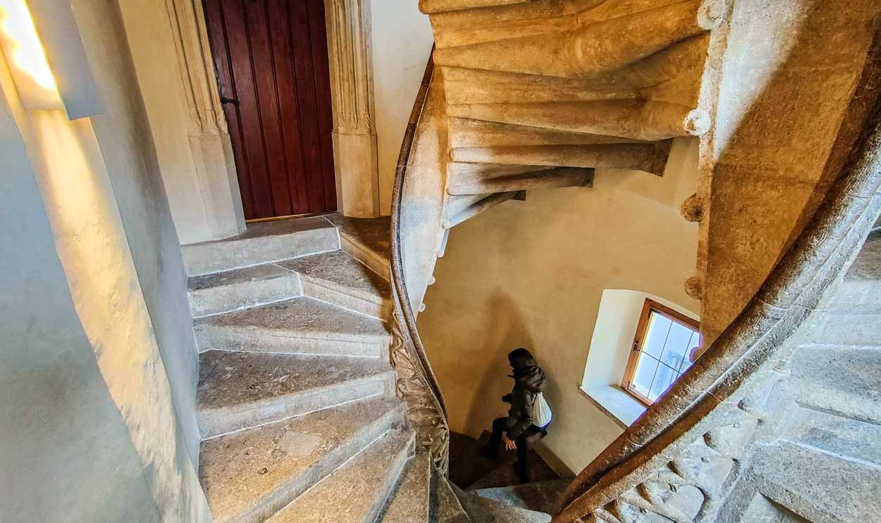 Doble escalera de caracol en antiguo castillo de Graz
