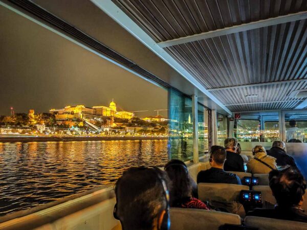 Crucero nocturno por el río Danubio en Budapest