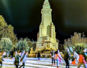 Pista de hielo en Navidad en Plaza de España de Madrid