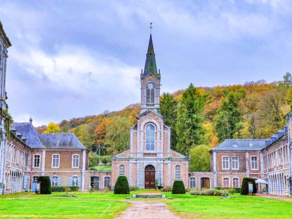 Abadía de Aulne en la región belga de Valonia