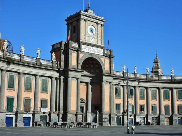 Plaza de Dante en Nápoles