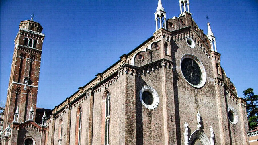 Iglesia de Santa María de Frari en Venecia