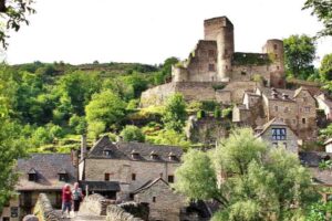 Así es la visita de Belcastel, qué ver en el bonito pueblo del sur de Francia Belcastel, pueblo bonito al sur de Francia