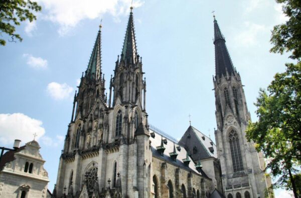 Torres de la Catedral de San Wenceslao en Olomouc