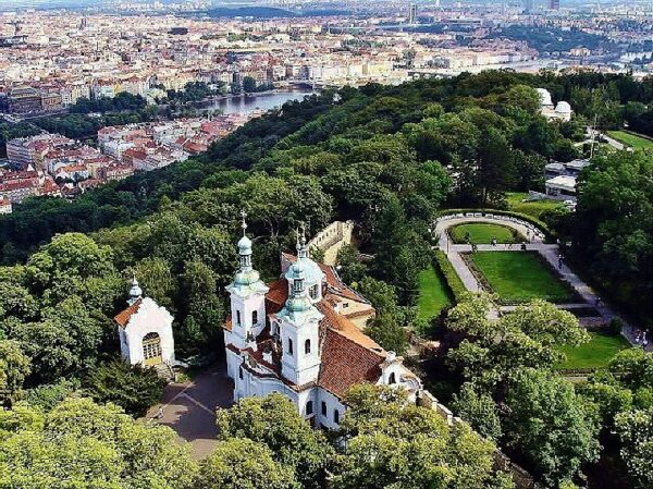 Vistas de la Colina Petrin en Praga