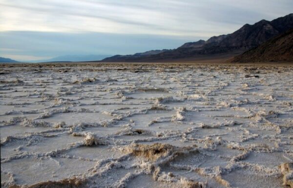 Mar de sal de Budwater en Death Valley en California