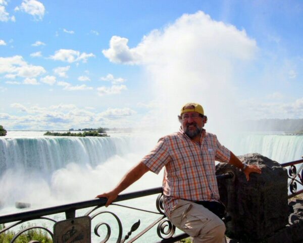 Salvador en las Cataratas del Niagara - Foto: Salvador Samaranch