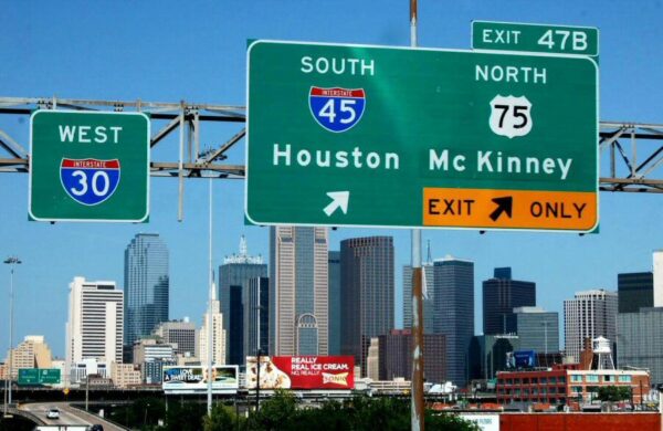 Señalización vial en los accesos de Houston