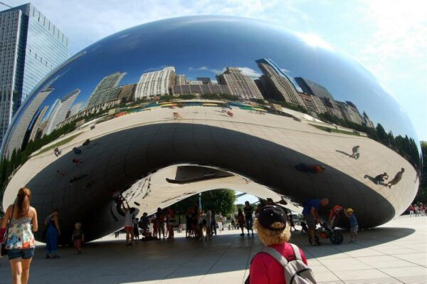 Escultura Cloud Gate en el parque del Milenio de Chicago