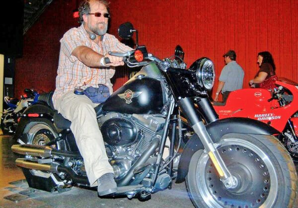 Salvador en el museo de Harley Davidson en Milwaukee
