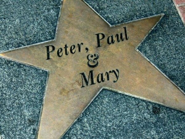 Placa dedicada a Peter, Paul and Mary en Memphis