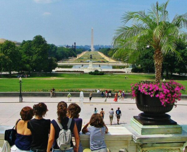 Vistas del National Mall desde la terraza del Capitolio en Washington