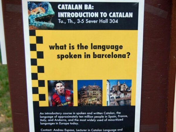 Anuncio de clases de catalán en la Universidad de Harvard cerca de Boston