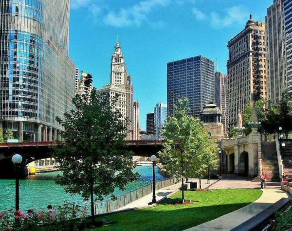 Riverside en el centro downtown de Chicago en Illinois