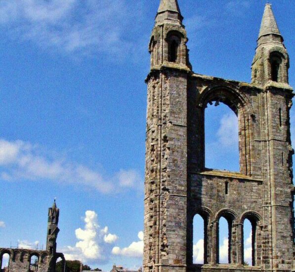 Restos de la catedral de St Andrews en Escocia
