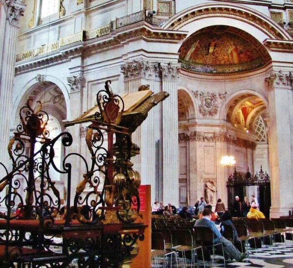 Interior de la Catedral de San Pablo en Londres