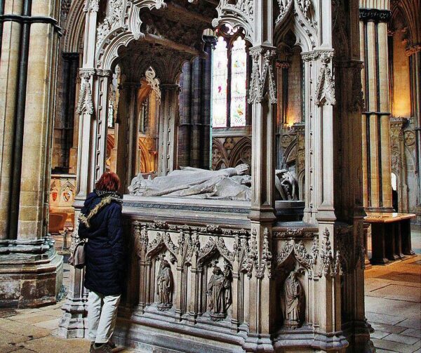Sepulcro en la catedral gótica de Lincoln en Inglaterra