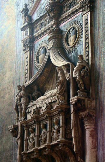 Monumento funerario de Foscari en la Iglesia Santa María de Frari de Venecia 