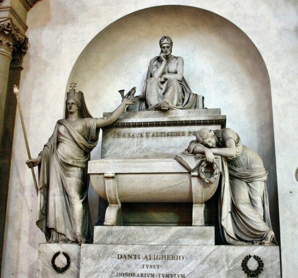 Monumento funerario de Dante en la iglesia de la Santa Croce de Florencia