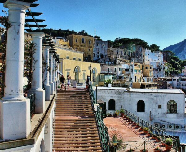 Terraza mirador en el pueblo de Capri