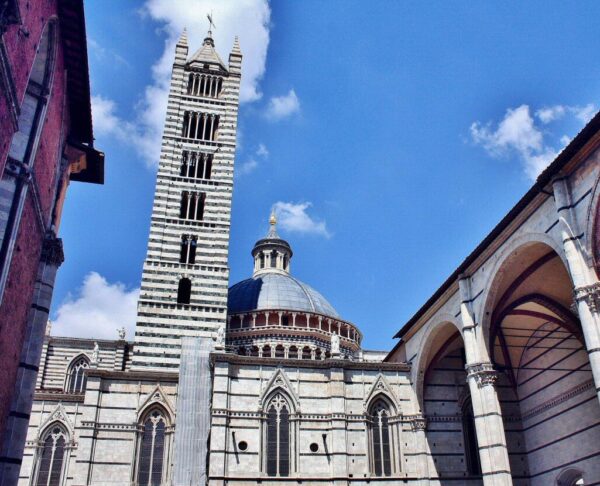 Catedral Duomo de Siena en la Toscana en Italia