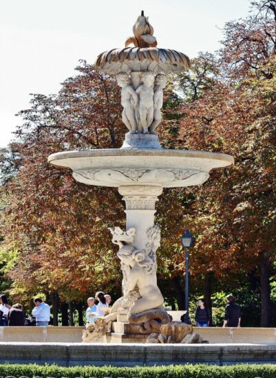 Fuente de la Alcachofa en el parque del Retiro de Madrid