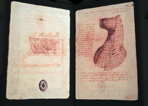 Dibujos de códices de Da Vinci en la exposición de Arte Canal de Madrid