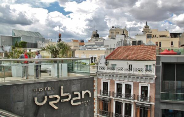Terraza del hotel Urban en el centro de Madrid