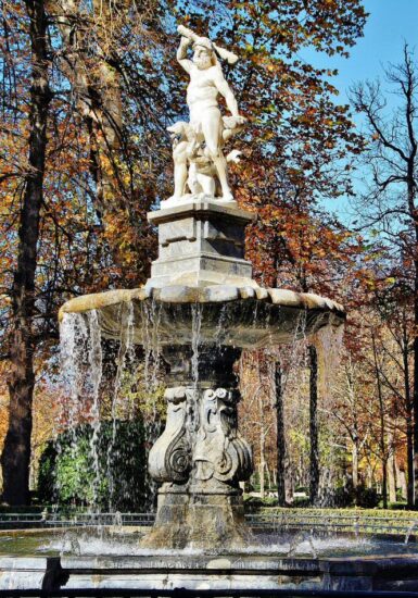 Fuente de Hércules e Hidra en el Jardín de la Isla junto al Palacio Real de Aranjuez