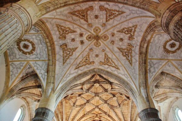 Interior de la iglesia de Paradinas en la provincia de Segovia