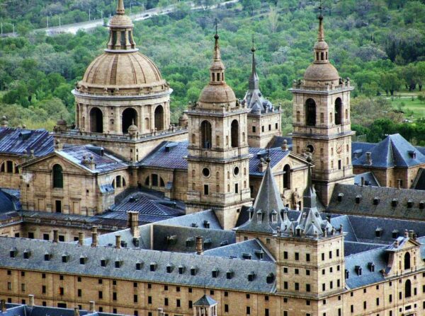 Monasterio de El Escorial desde el Monte Abantos en la Sierra de Madrid