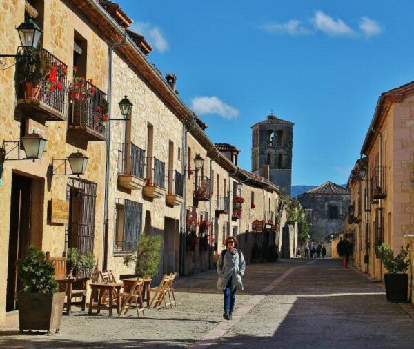 Calle Mayor de Pedraza en Segovia