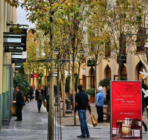 Centro comercial Las Rozas Village cerca de Madrid