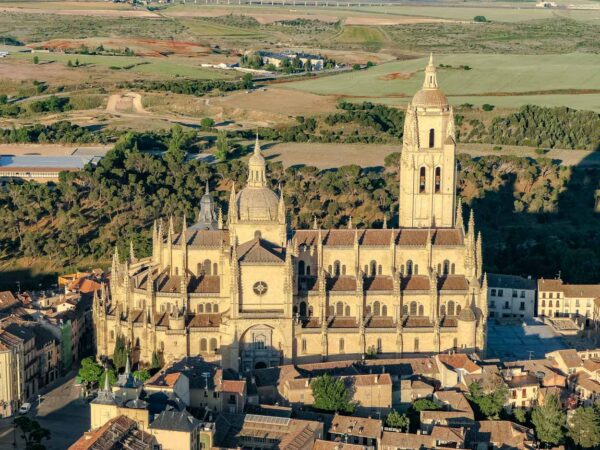 Catedral de Segovia desde el vuelo en globo