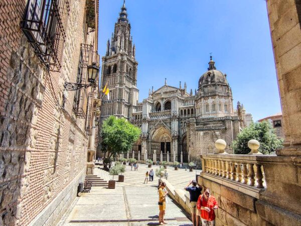 Catedral de Toledo desde plaza del Ayuntamiento
